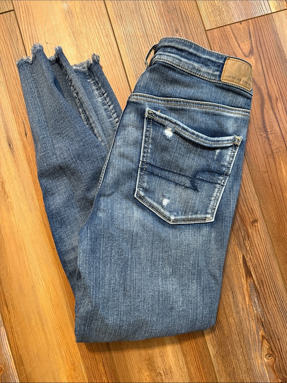 American Eagle Outfitters Women's Faded Blue Distressed Hi Rise Jegging